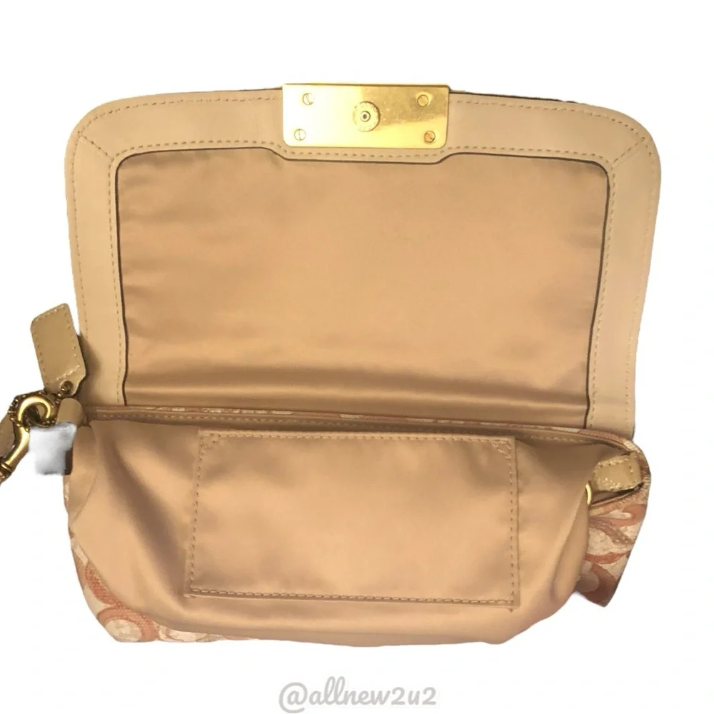 Coach Signature C monogram Pink & Cream Sequin Signature Clutch Wristlet Care Bk - Picture 5 of 9